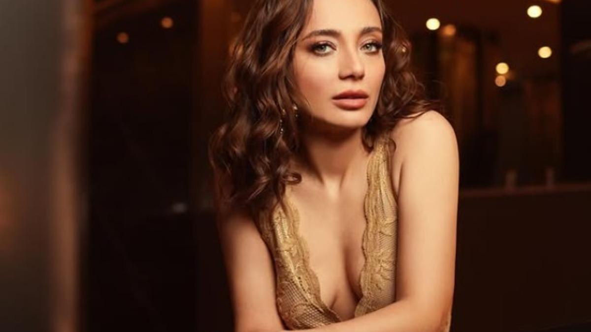 Damla Sönmez Ekranlardan Uzak Bir Yaşam Sürüyor