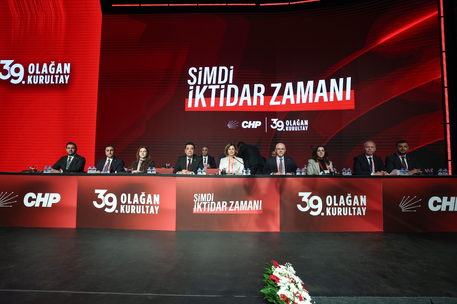 Başkan Ünlüce, CHP 39. Olağan Kurultayında Divan Başkanı oldu