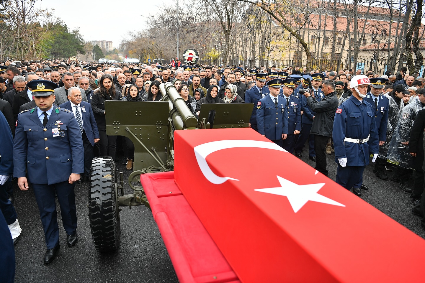 Başkan Büyükkılıç, şehit Hava Pilot Binbaşı İlgen’in cenaze törenine katıldı