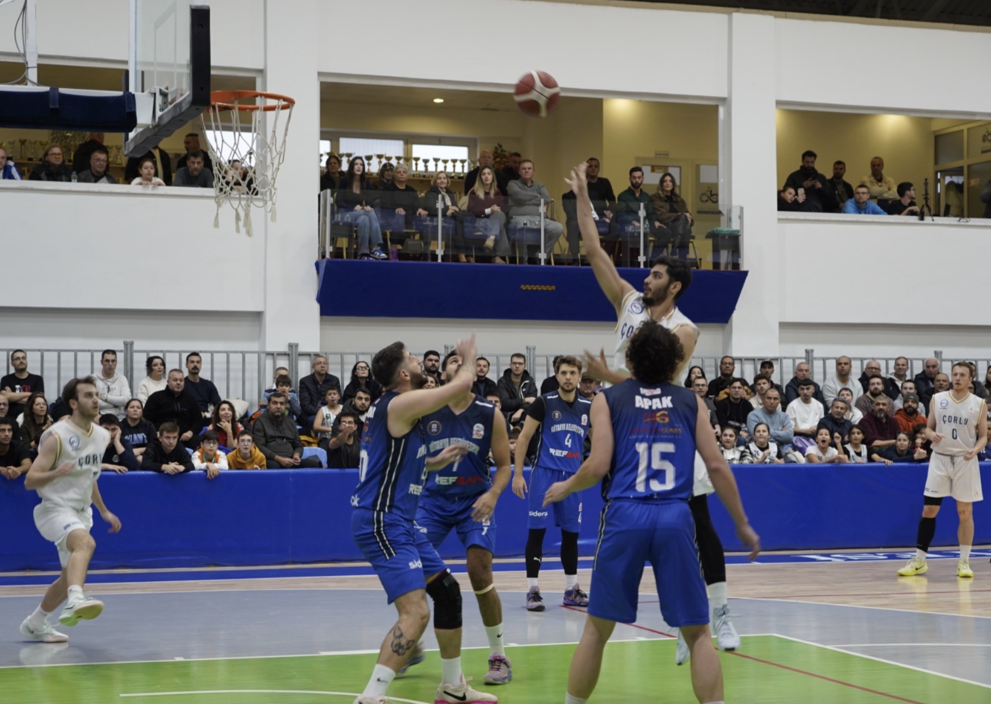 ÇBSK Basketbol ve Voleybol takımları haftayı galibiyetle tamamladı