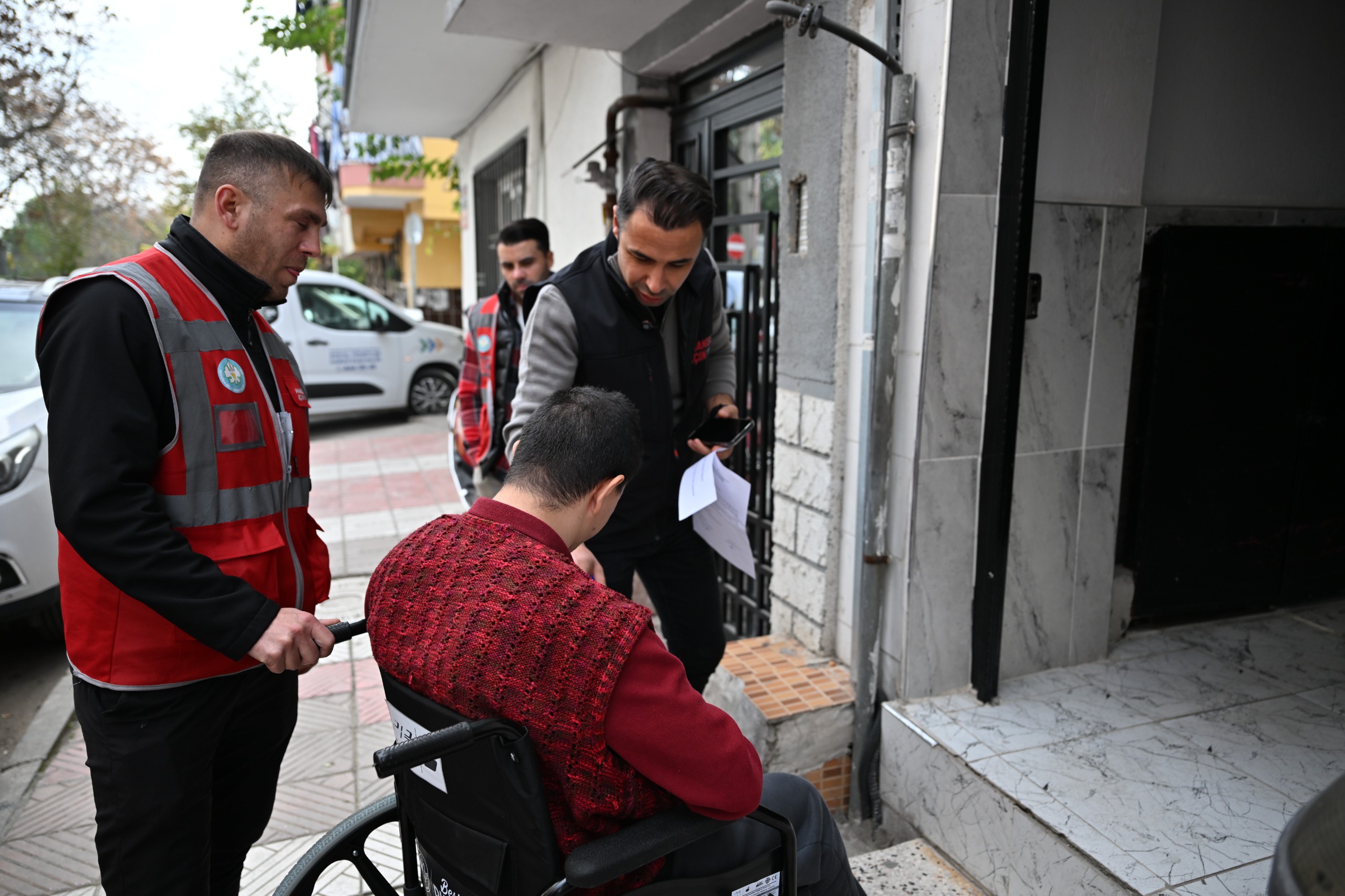 Manisa’da engelli bireylere medikal malzeme desteği sağlandı