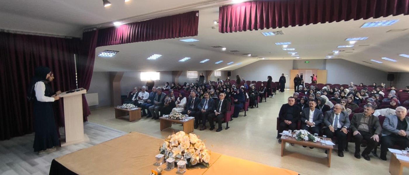 Vali Aktaş, İslami İlimler Çalıştayı’na katıldı