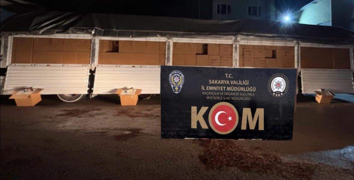 Sakarya’da durdurulan tırda 8 milyon kaçak makaron ele geçirildi