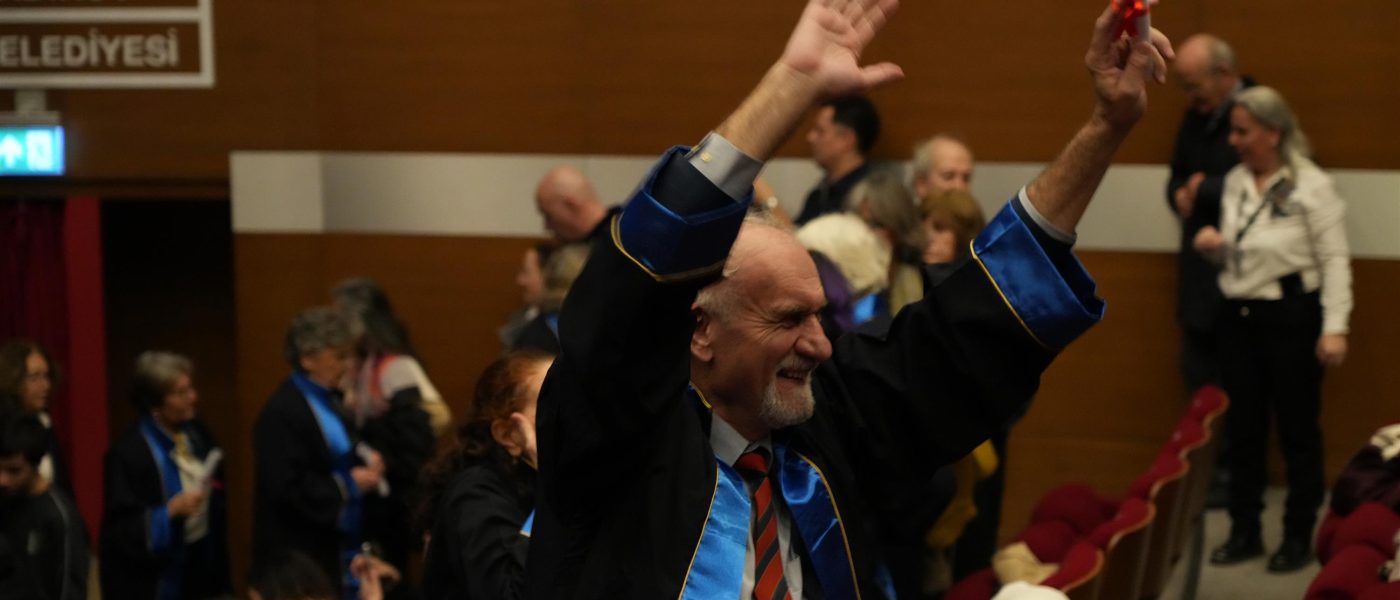 Kadıköy’de 65 yaş üstü bireyler İkinci Bahar Akademisi’nden mezun oldu