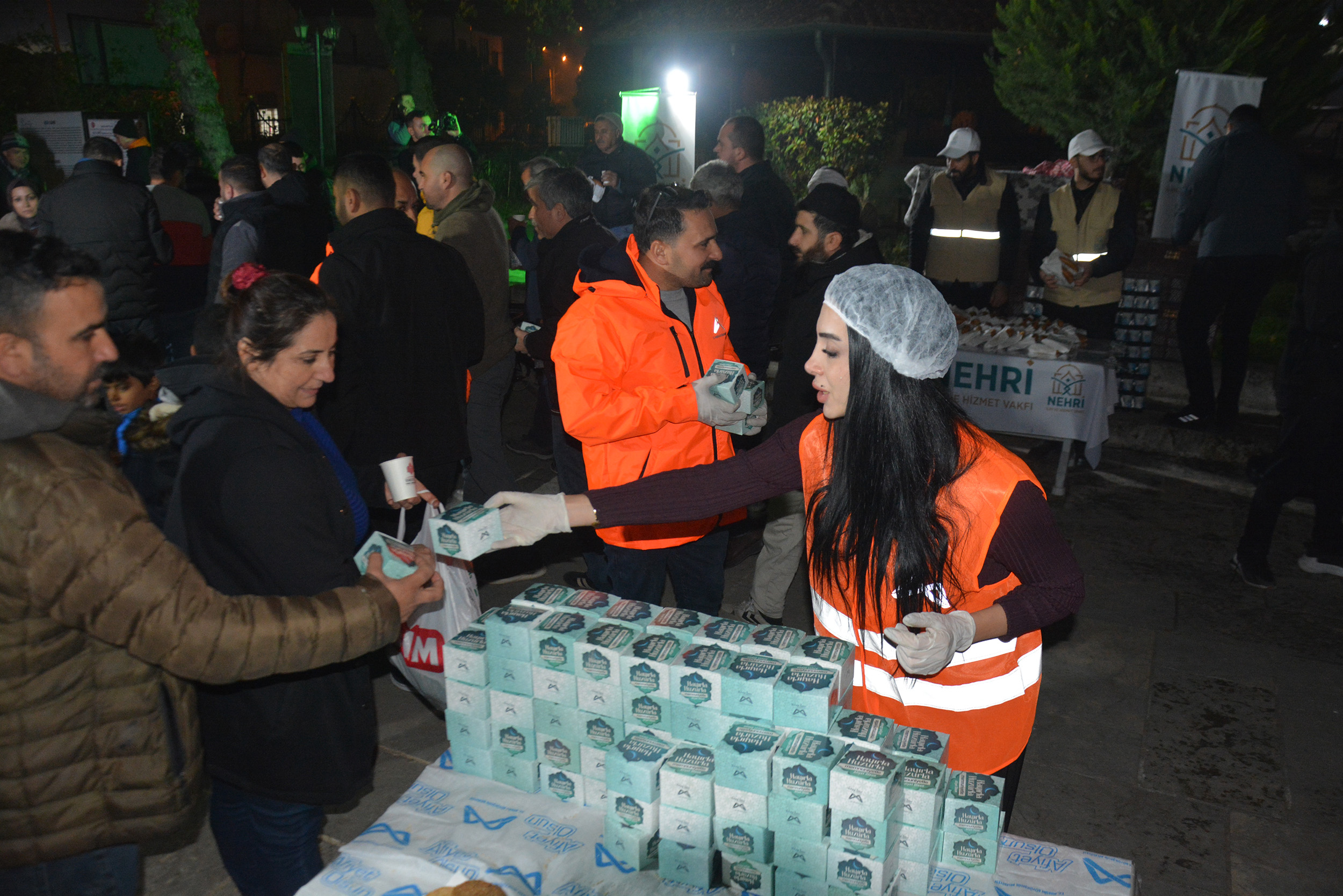 Mersin’de 15 bin kandil simidi dağıtıldı