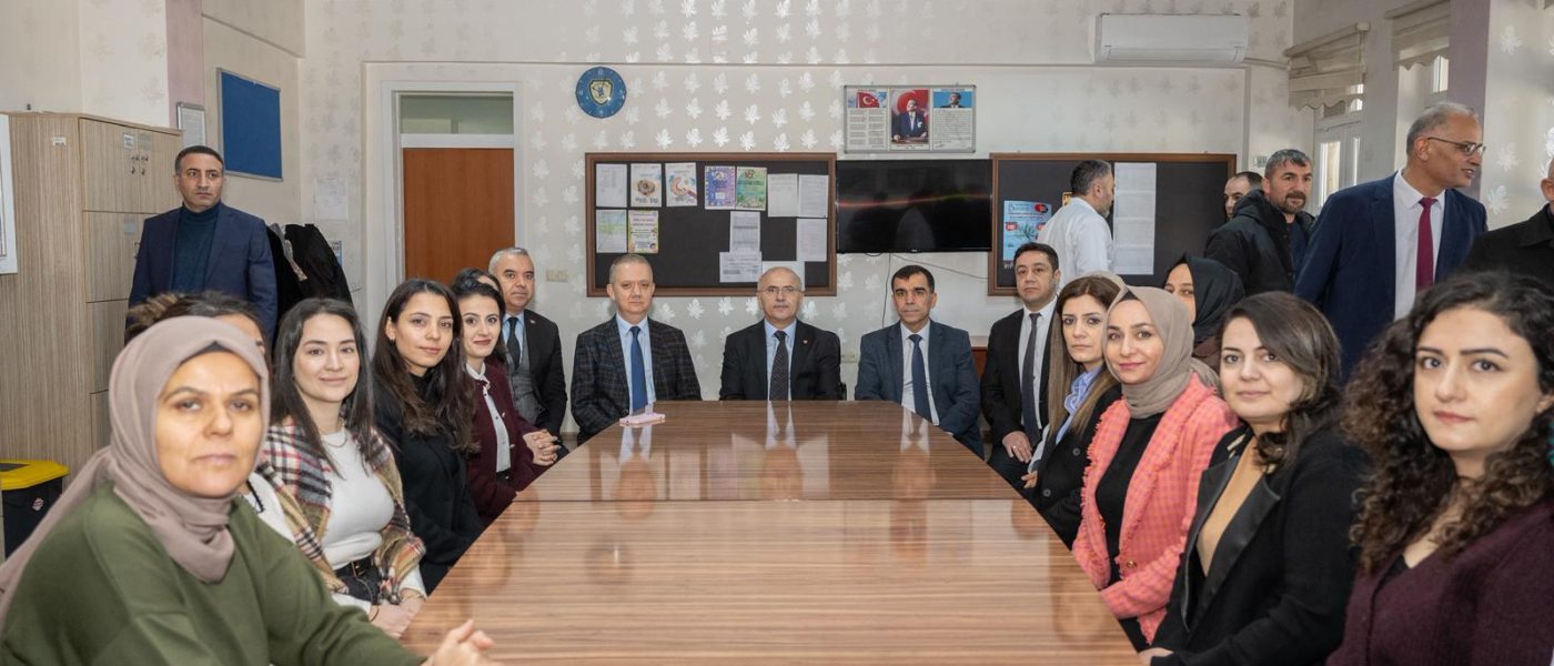 Başkan Er, Barguzu Ortaokulu’nu ziyaret etti