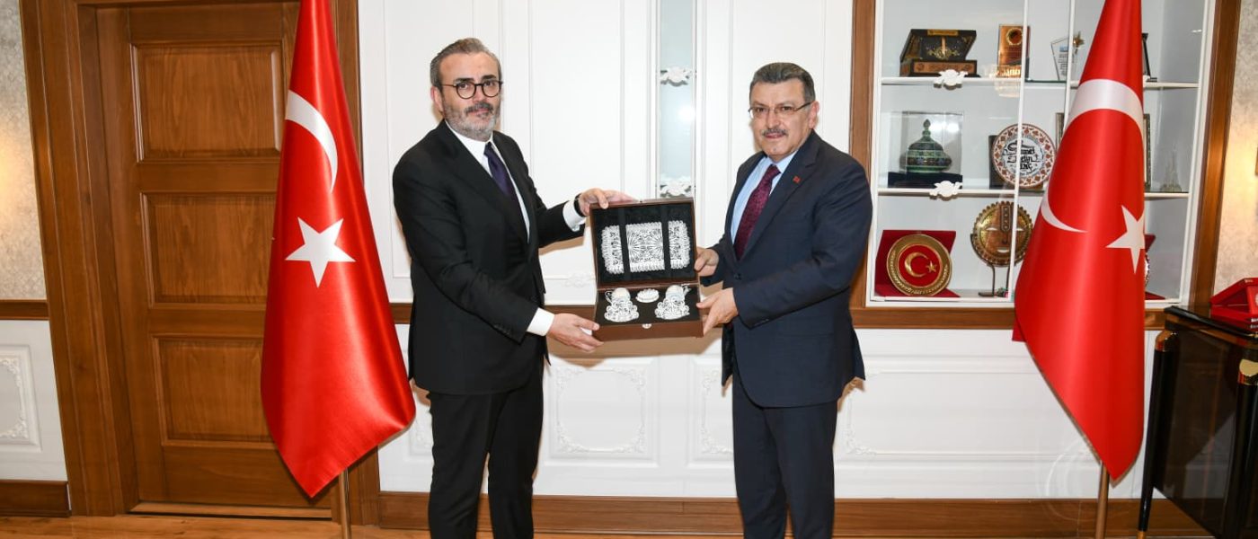 AK Parti MKYK üyesi Ünal’dan Trabzon Büyükşehir Belediyesi’ne ziyaret