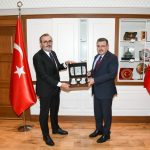 AK Parti MKYK üyesi Ünal’dan Trabzon Büyükşehir Belediyesi’ne ziyaret