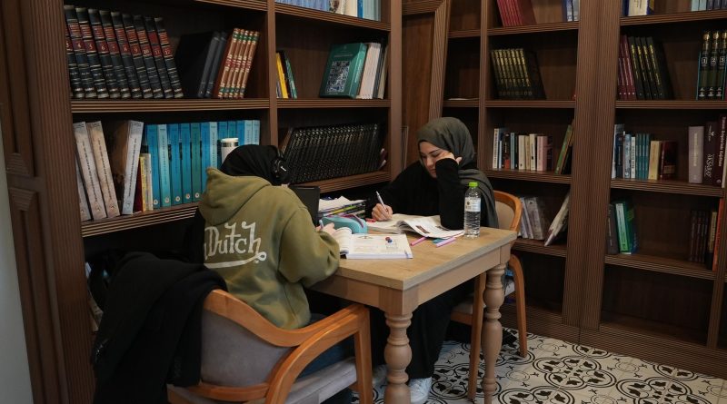 Özlü: Ramazan boyunca kütüphanelerimiz sahura kadar açık olacak