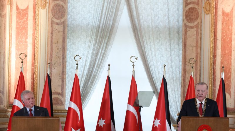 Ürdün Kralı 2. Abdullah'tan Cumhurbaşkanı Erdoğan'a devlet nişanı