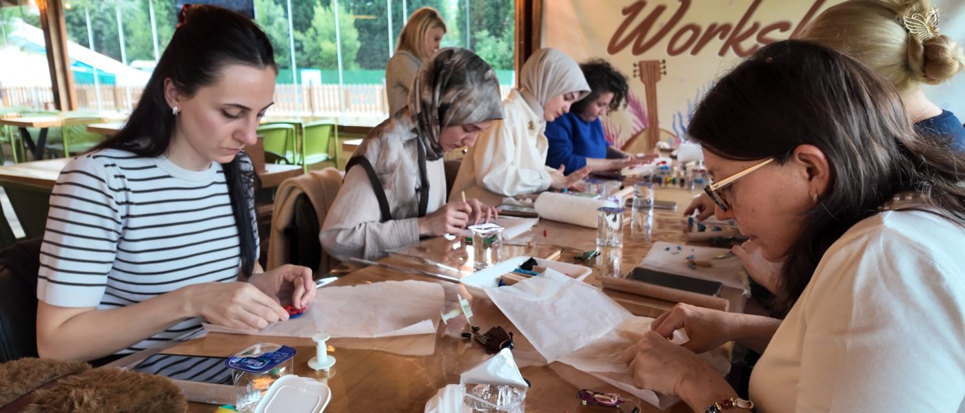 Sapanca’da Polimer Kil Yaka İğnesi Workshopu düzenlendi