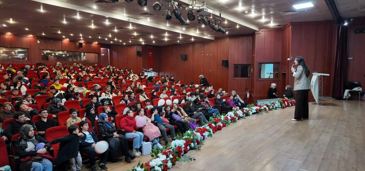 Çayırova’da Akran Zorbalığı ve Sınav Kaygısı Semineri düzenlendi