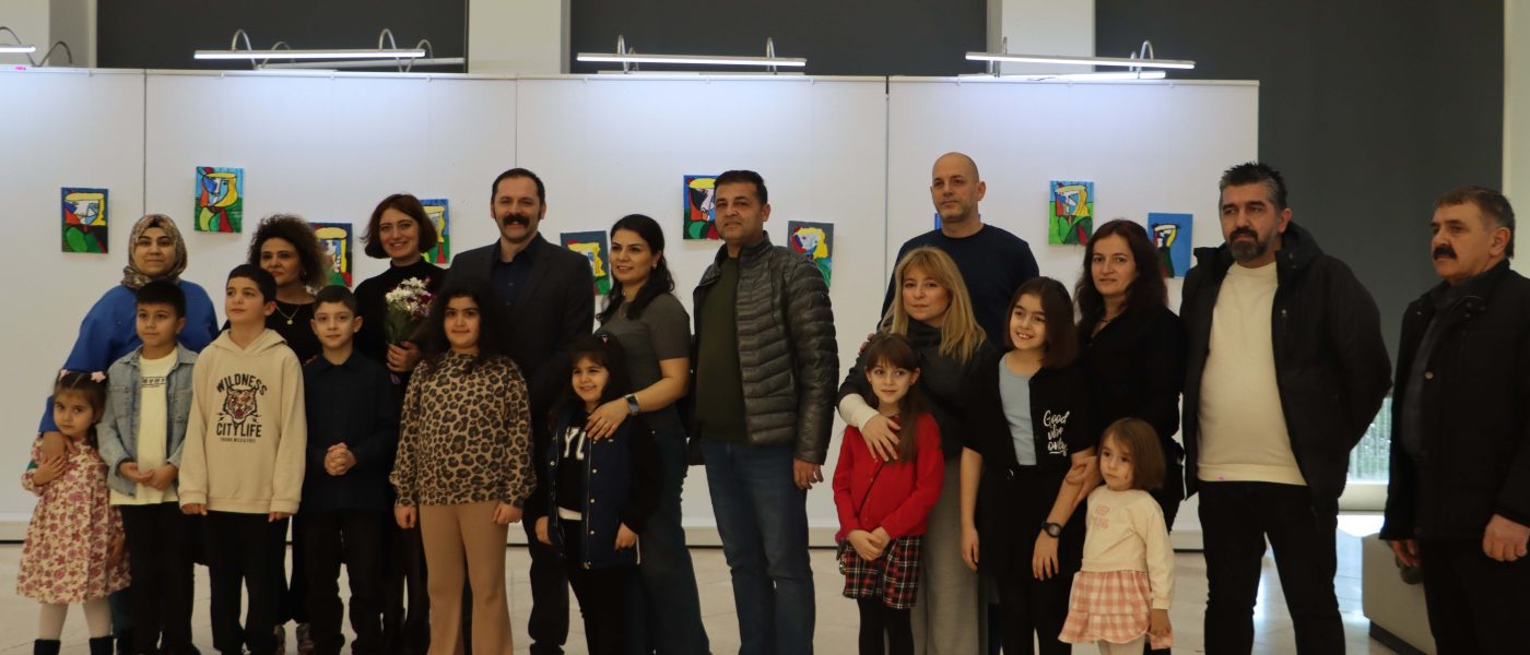 Maltepeli küçük ressamların sergisi ziyarete açıldı
