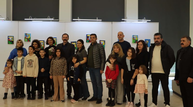 Maltepeli küçük ressamların sergisi ziyarete açıldı