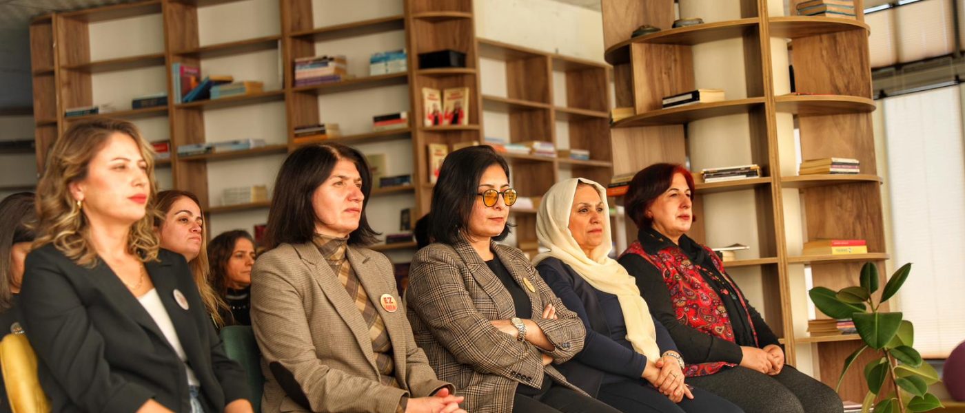 Kayapınar’da 'Dil Mücadelesi ve Kadınların Rolü' paneli düzenlendi