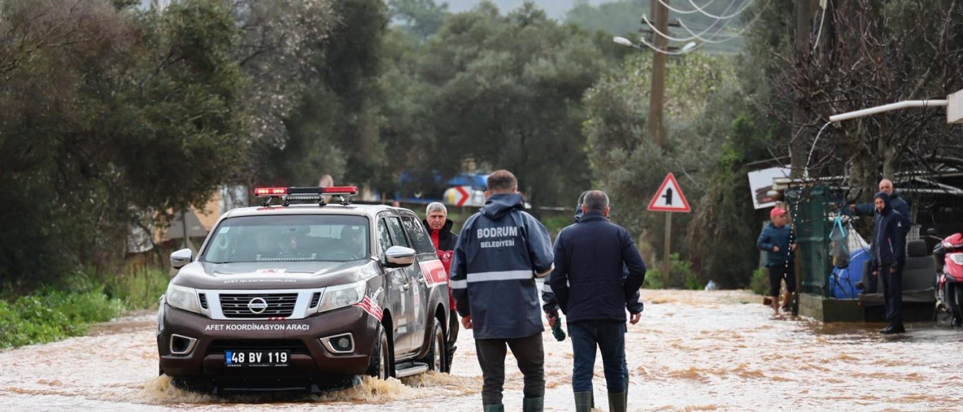 Başkan Mandalinci’den taşkın bölgesine ziyaret