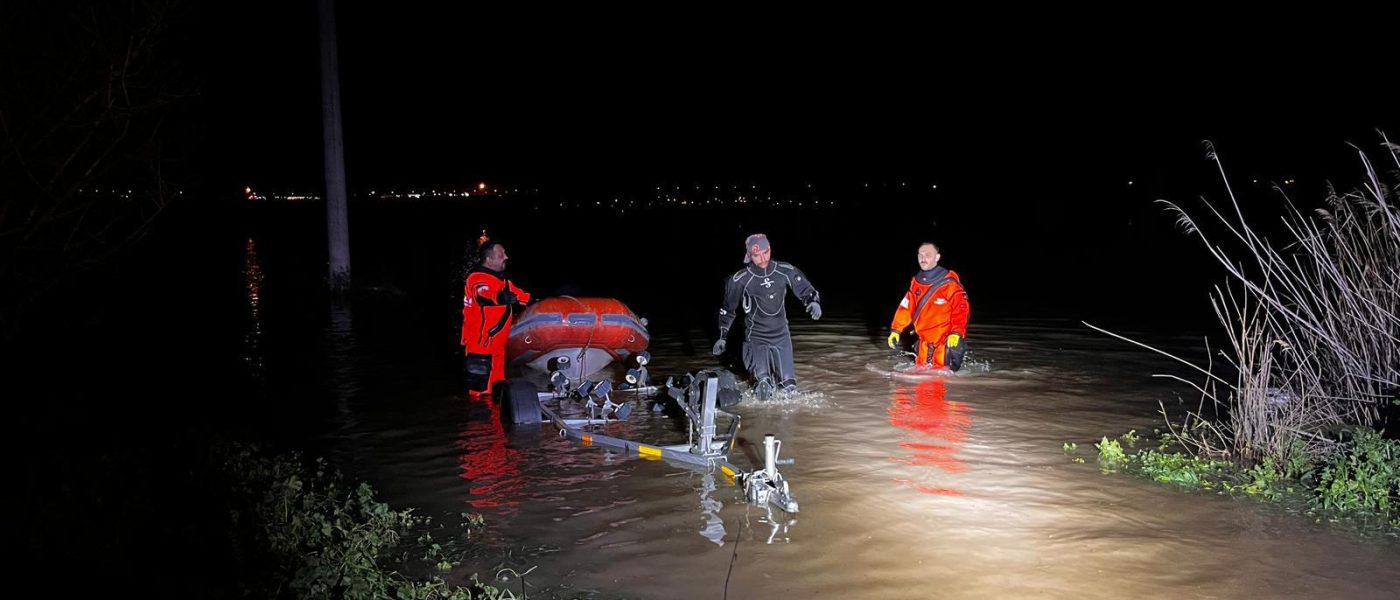 İzmir İtfaiyesi, taşkınlarda mahsur kalan hayvanlar için çalışma başlattı