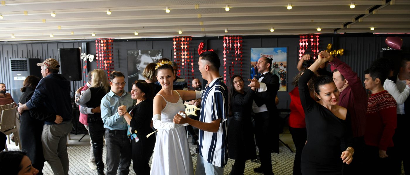 Muratpaşa Belediyesi'nden Sevgi Günü’nde engelsiz buluşma