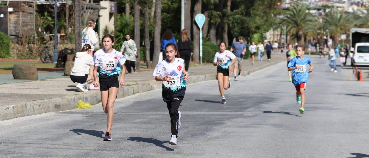 Alanya Atatürk Halk Koşusu düzenlendi