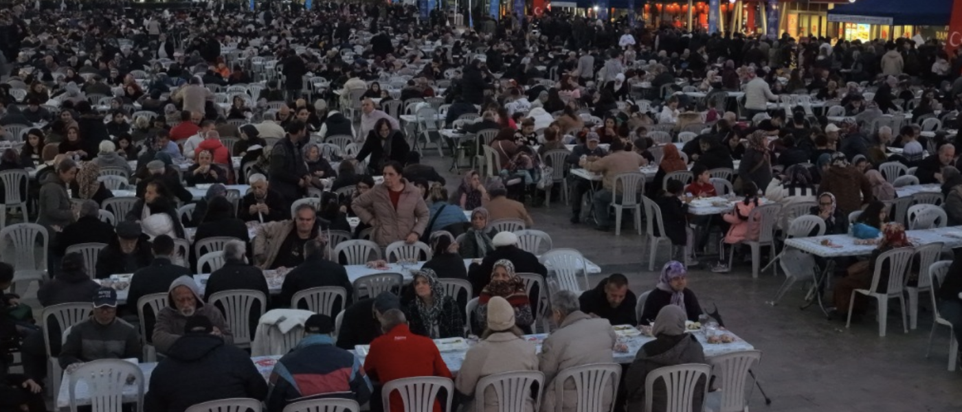 Aydın’da Ramazan sofraları kuruldu