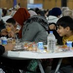 İzmir Büyükşehir Belediyesi ilk iftar sofrasını Gaziemir’de kurdu