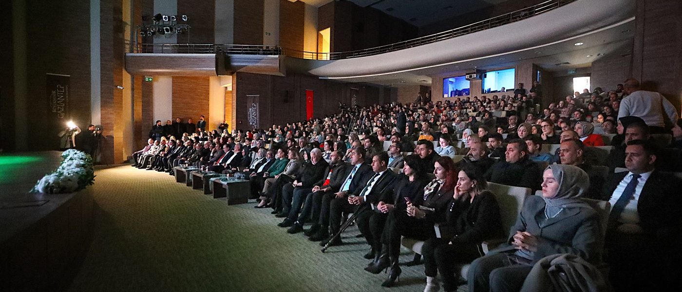 Gaziantep’te “Yeşil Otobüs” belgesel filminin ilk gösterimi yapıldı