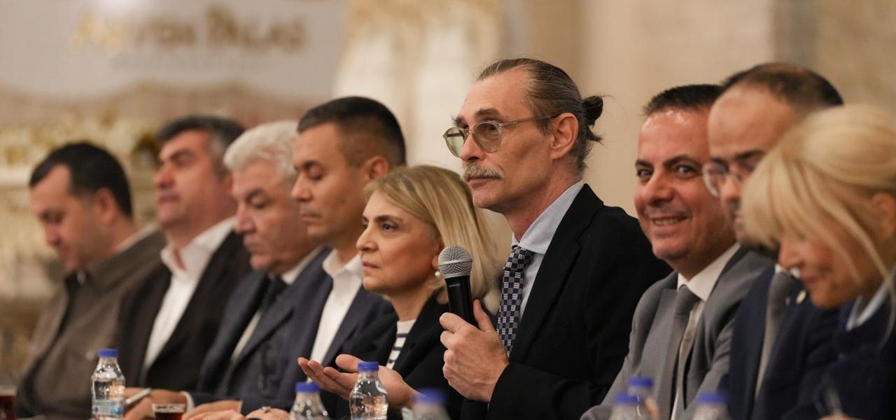 Başkan Beşikcioğlu, Altay Mahallesini ziyaret etti