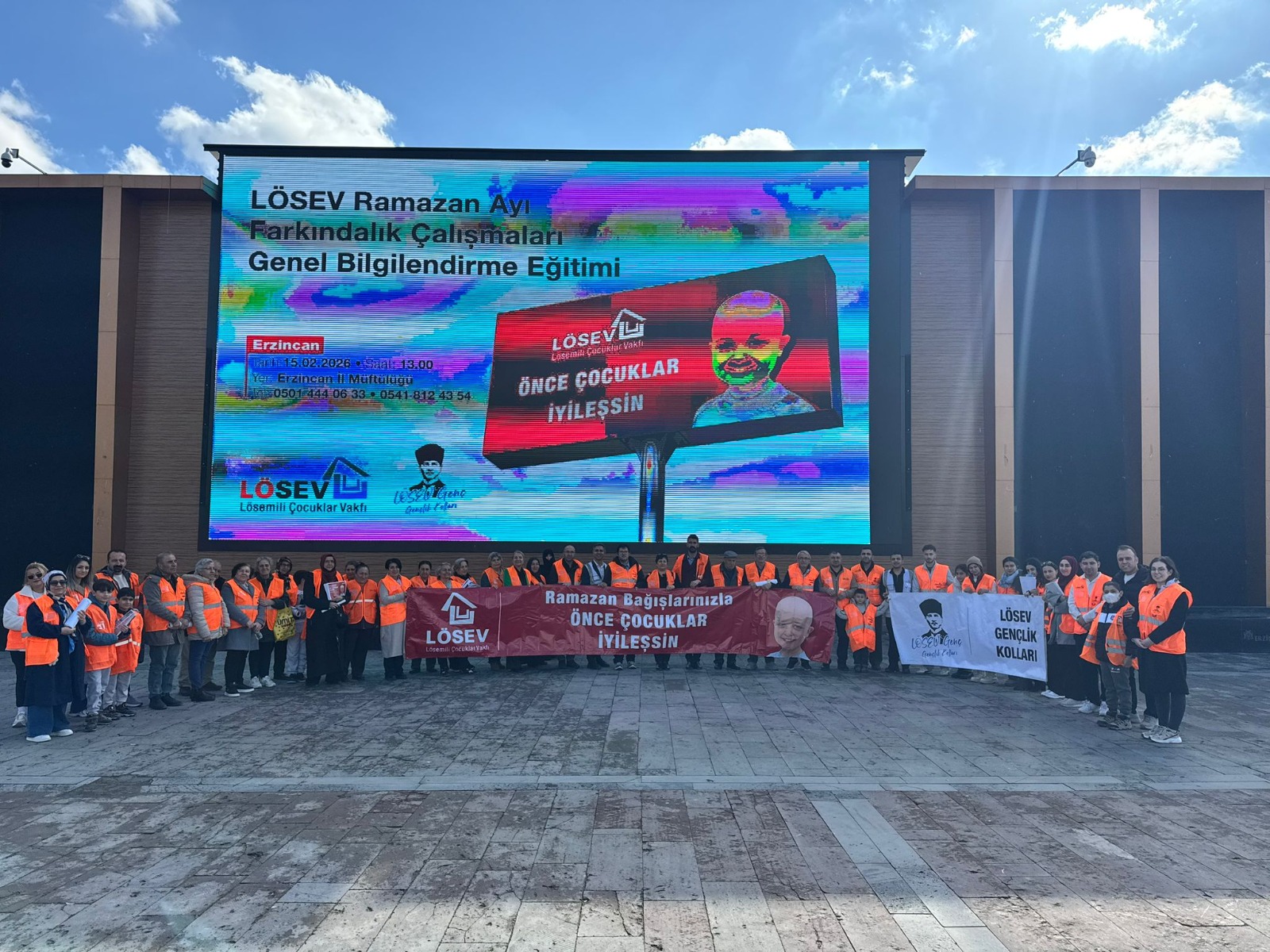 LÖSEV gençlerinden Erzurum'da ve Erzincan'da farkındalık etkinliği