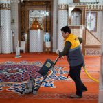 Aliağa’da ramazan öncesi ibadethane temizliği
