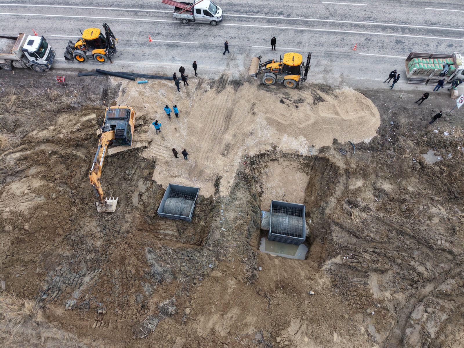 VASKİ, Edremit'teki su arızalarını giderdi