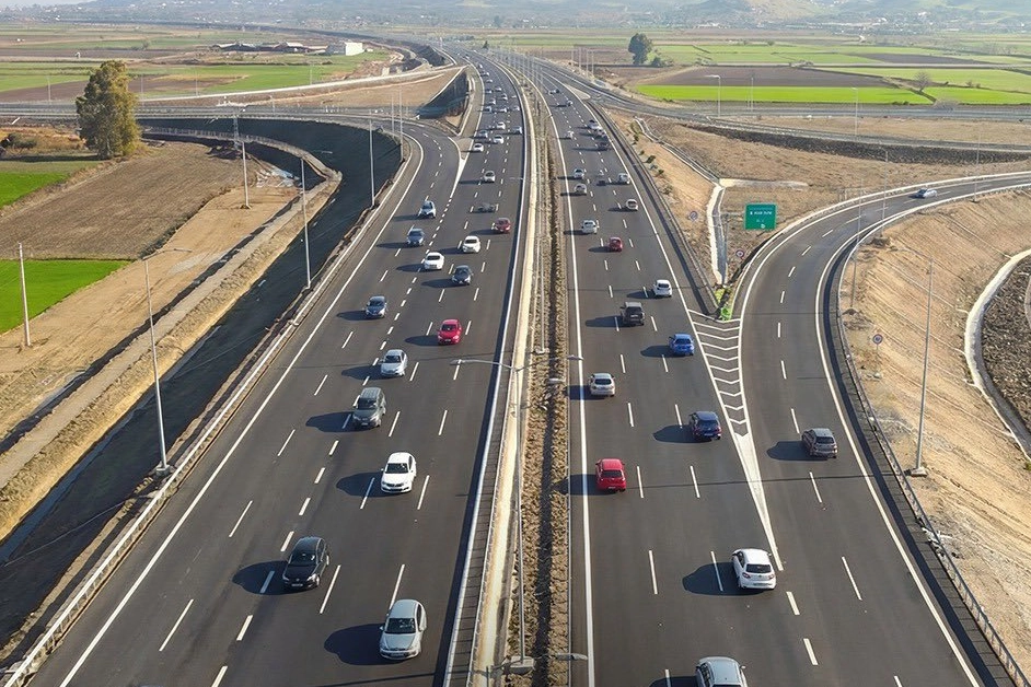 Aydın–Denizli Otoyolu’nda aştı 22 bayram araç rekoru… geçişi Günlük bini