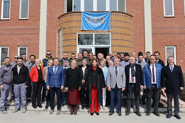 BaÅŸkan ÃœnlÃ¼ce, EskiÅŸehir personeliyle bayramlaÅŸtÄ±