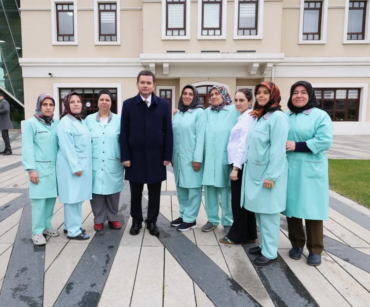 Bursa Osmangazi’de Başkan Aydın personeliyle tek tek bayramlaştı