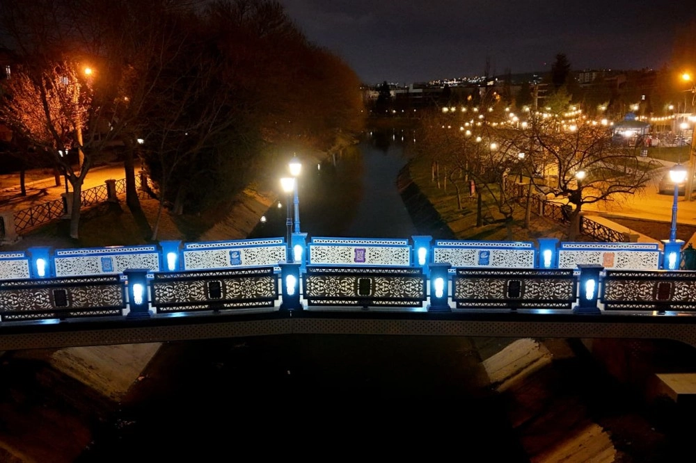 Eskişehir’de İskele ışıl 26’ya ve güncel dokunuş köprü ışıl