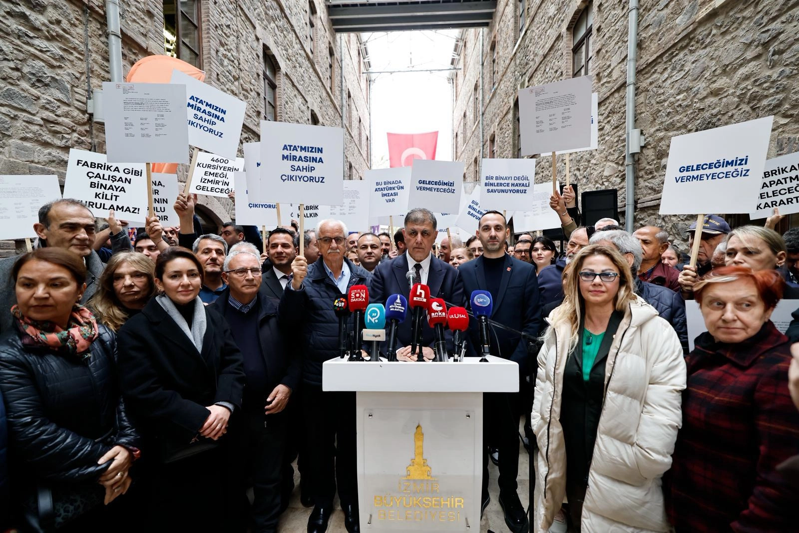 İzmir’de güncel pozisyon: Yargıdan yürütmeyi durdurma kararı!