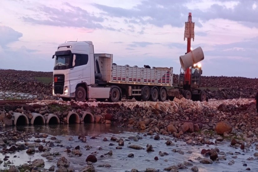 ŞANLIURFA’da sağanak sonrası yollar hızla onarıldı
