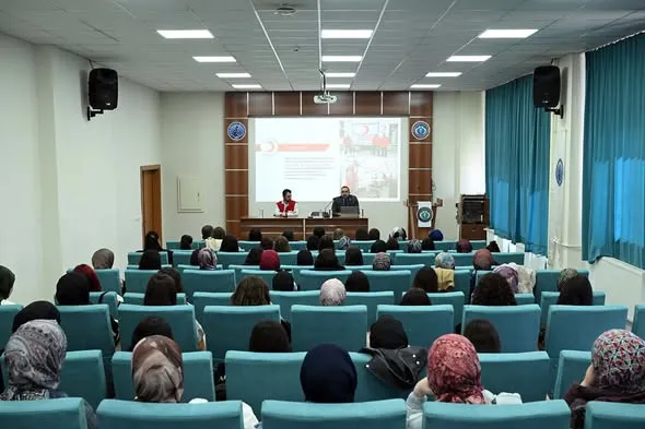 Afyon MYO’da Kamuoyusal Dayanışma ve Gönüllülük Konuşuldu