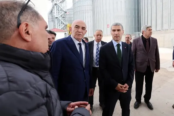 Afyonkarahisar Valisi Aktaş’tan Ticaret Borsası’na Ziyaret