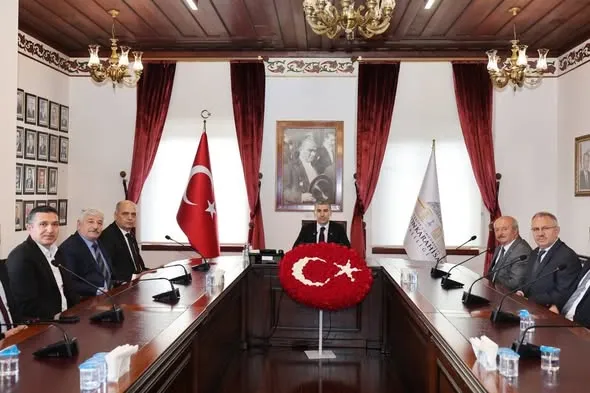 Afyonkarahisar Valisi Dr. Naci Aktaş, Merkez Belde Başkanlarını Onayladı