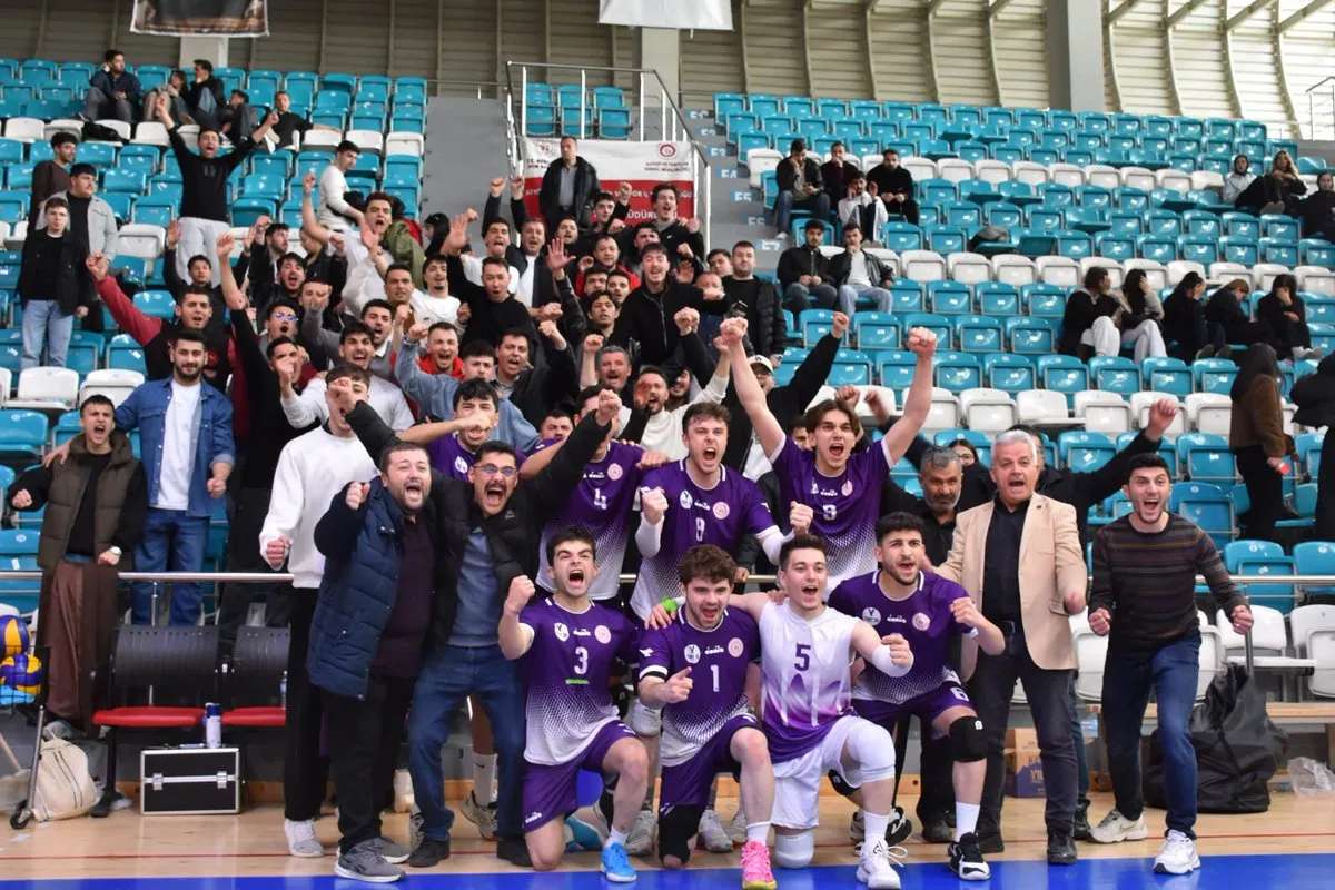 Afyonkarahisar YURTLİG Voleybol’da Finale Yükseldi