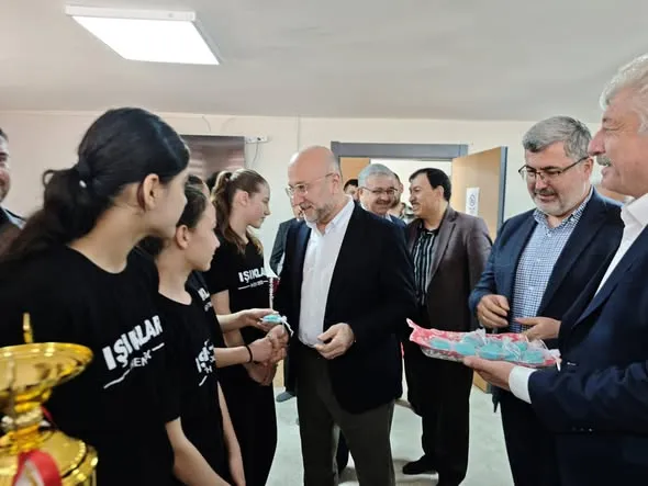 Afyonkarahisar’da Hentbol Şampiyonları AK Partili Yişlevsellerce Tebrik Edildi