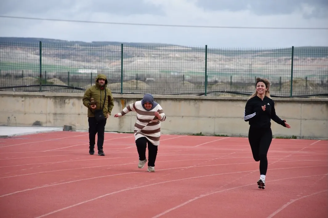 Afyonkarahisar’da Özel Sporcular Para Atletizm Şampiyonası süreci resmen sona erdi