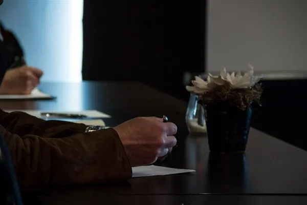 Al Khulaifi, Pakistan Başbakan Yardımcısı Dar ile telefonda temas kurdu