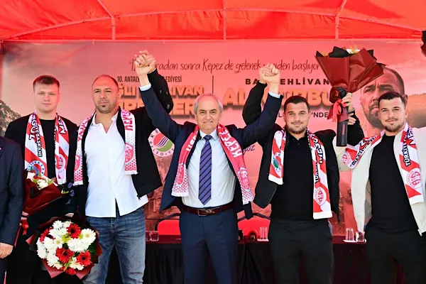 Ali Gürbüz, 10. Kepez Belediyesi Yağlı Pehlivan Güreşleri için imzayı attı