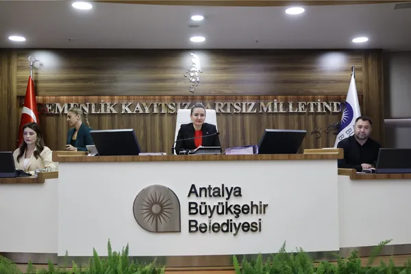 Antalya Büyükşehir Belediyesi Meclisi’nde 2025 etkinlik değerlendirmeu kabul edildi
