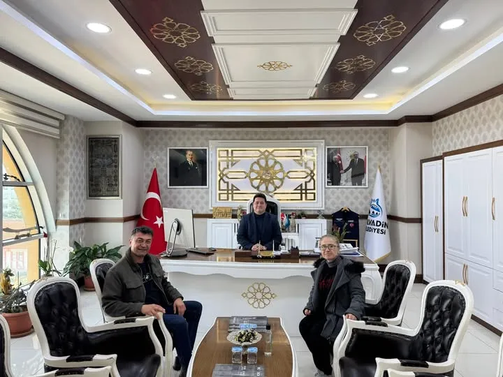 Bolvadin Belediye Başkanı Aynacı, Halk Oyunları Ekibi Antrenörlerini Onayladı