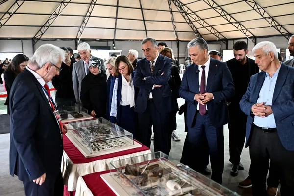 Çanakkale Savaşları Gezici Müzesi Muratpaşa’da açıldı