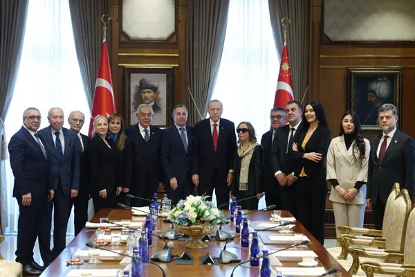 Cumhurbaşkanı Erdoğan, Türk Demokrasi Vakfı heyetini onayladı