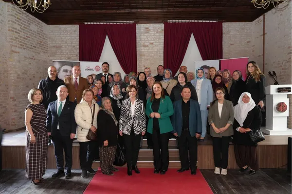 ‘Efsanelerle İpek’ sergisi Afyonkarahisar’da sanatseverlerle bir araya geldi