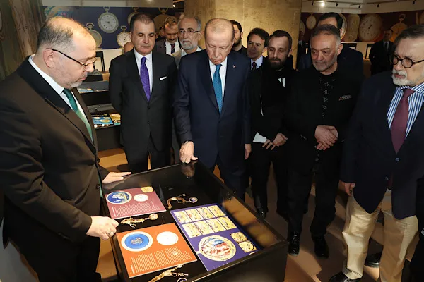 Erdoğan, Muhteşem Cep Saatleri Koleksiyonu Sergisi’ni bir araya geldi